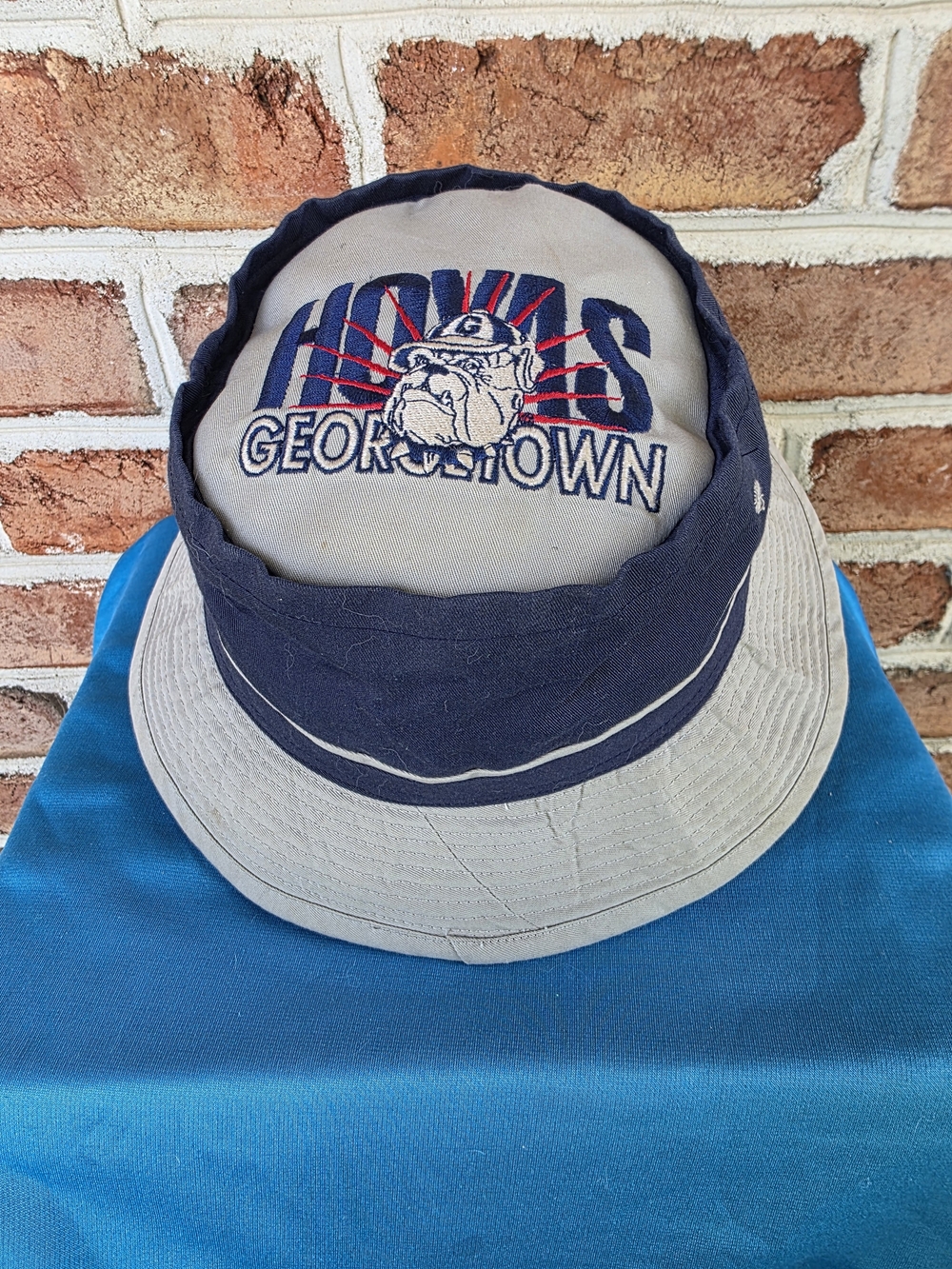 GEORGETOWN HOYAS VINTAGE Two-Tone Bucket Hat - Navy & Gray